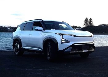 Kia EV5 parked on waterfront in Takapuna, Auckland