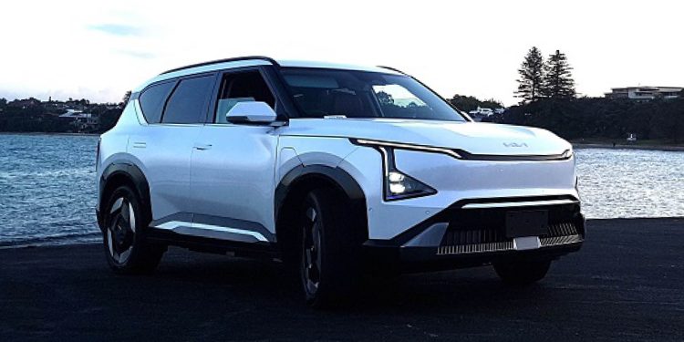 Kia EV5 parked on waterfront in Takapuna, Auckland