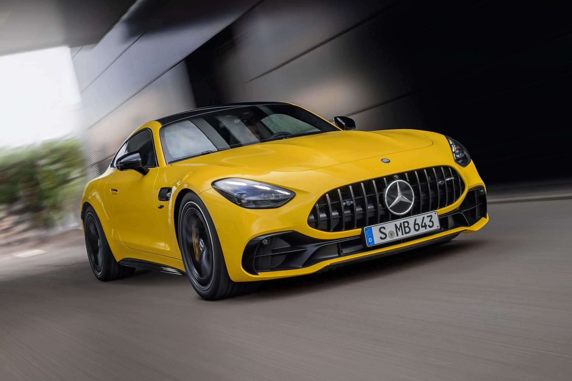 Mercedes-AMG GT jest teraz dostępny w opcji z silnikiem czterocylindrowym