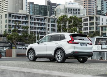 Honda CR-V 7 seater rear quarter view in Auckland CBD