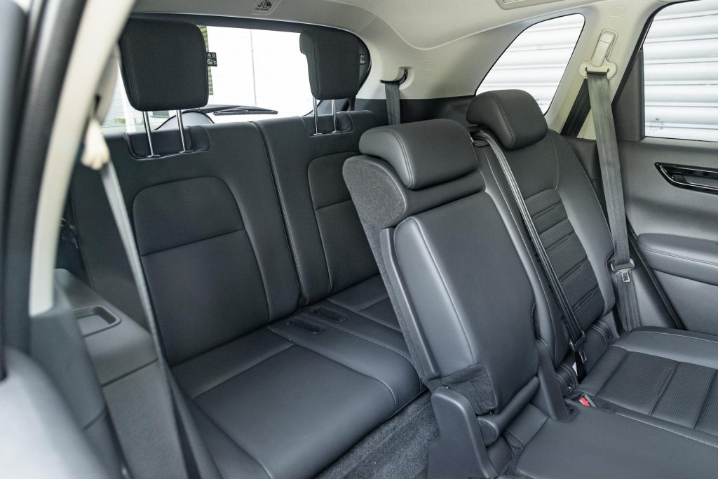 Rear seventh seat row in the Honda CR-V Sport 7