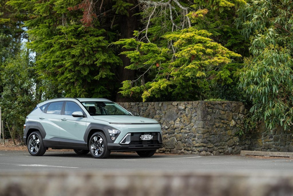 Front quarter shot of the Hyundai Kona 1.6 Hybrid Active