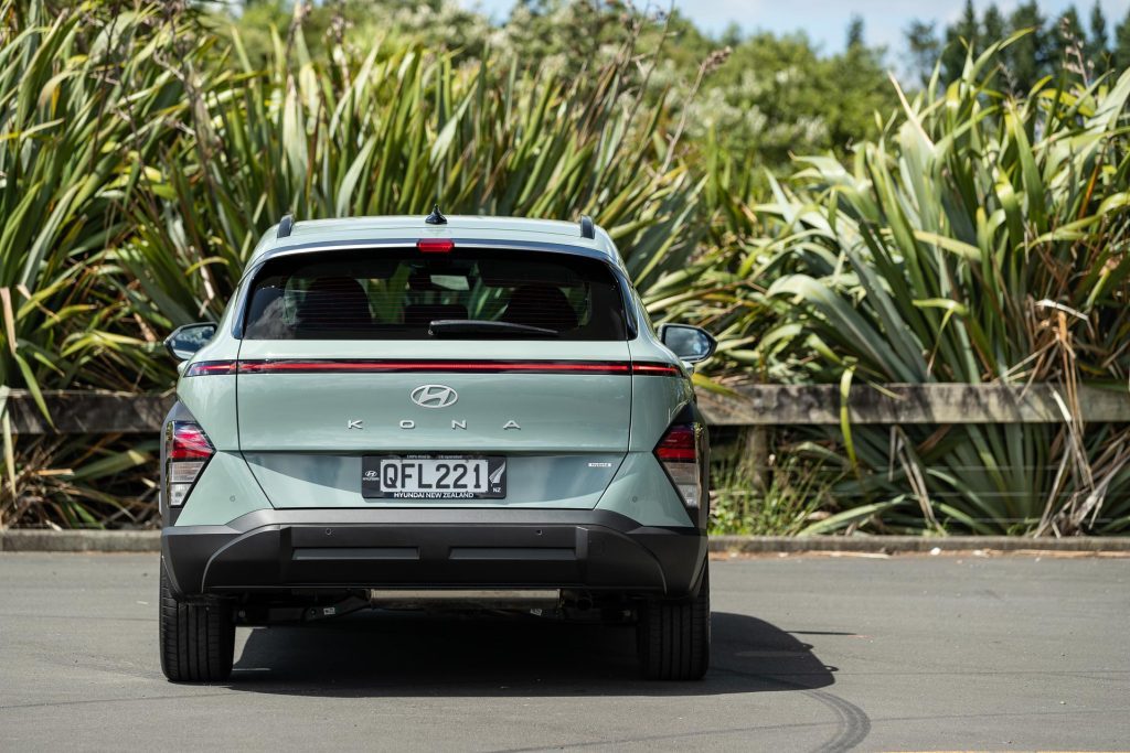 Hyundai Kona 1.6 Hybrid Active rear profile shot