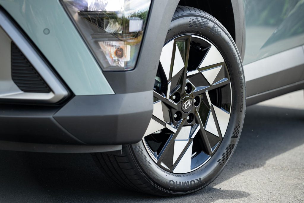 Hyundai Kona 2023 front wheel detail