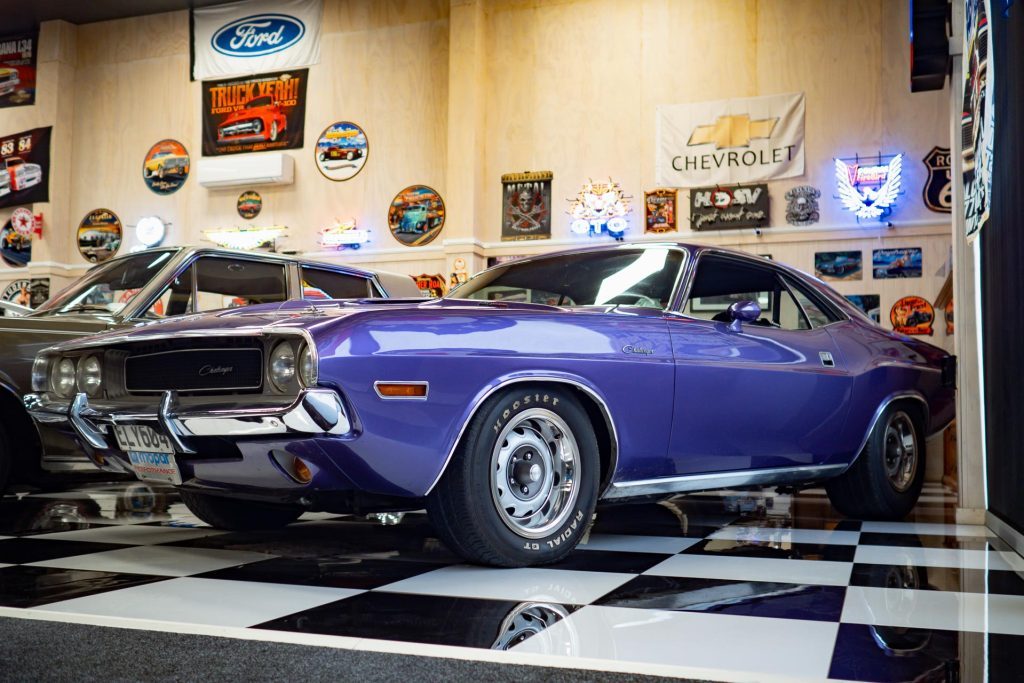 Dodge Challenger 440 Magnum in Plum Crazy Purple