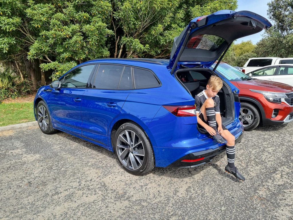 Using the boot in the Skoda Enyaq Sportline 80