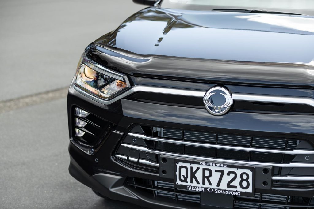 Front grille layout of the SsangYong Korando Limited