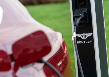Bentley Bentayga PHEV charging