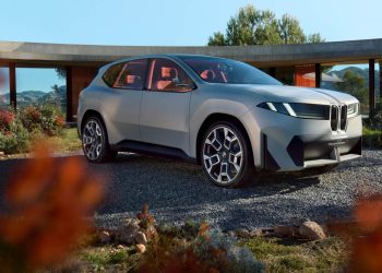 BMW Vision Neue Klasse X front three quarter view