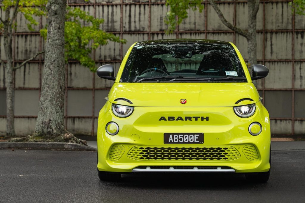 Front profile of the Abarth 500e Scorpionissima