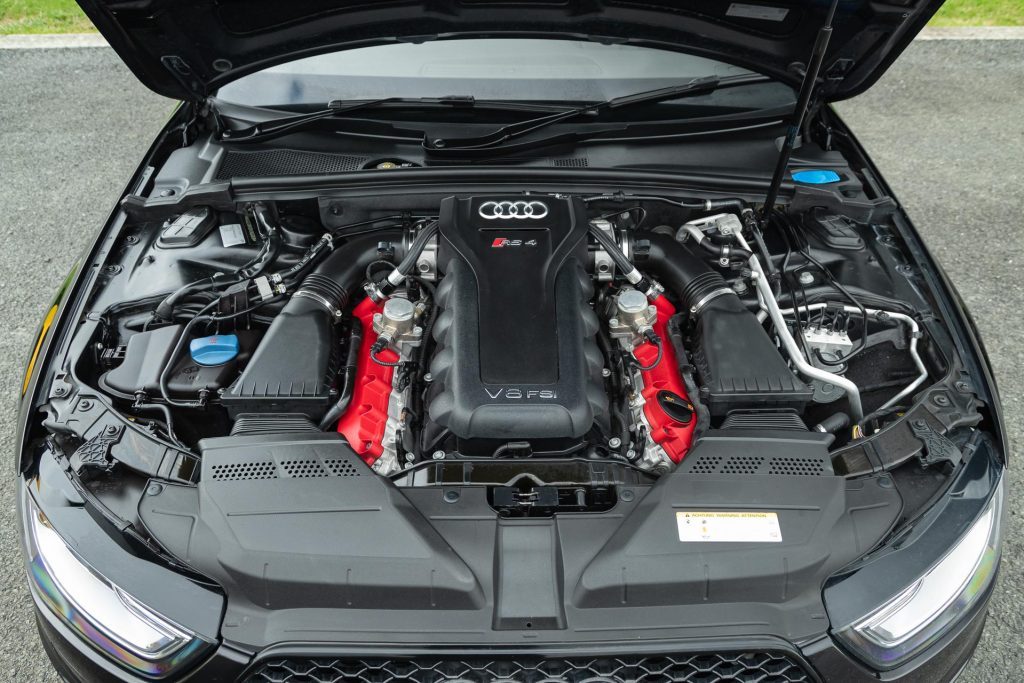 Audi RS4 engine bay - B8
