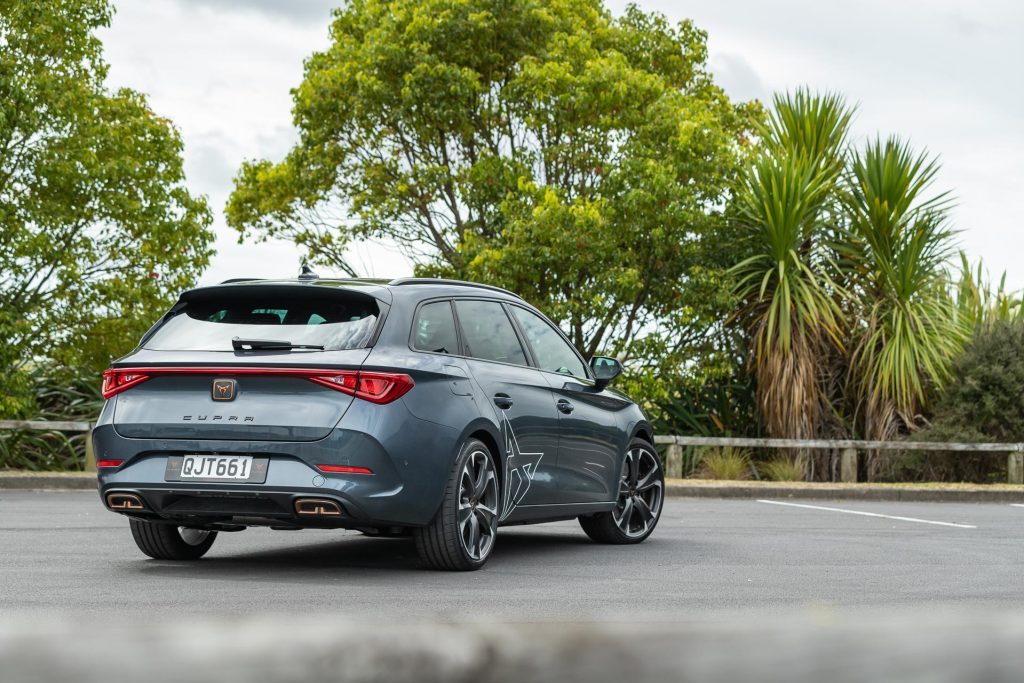 Cupra Leon V e-Hybrid Sportstourer rear quarter