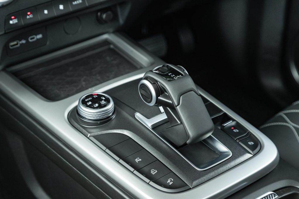 GWM Tank 300 Lux Hybrid gear selector