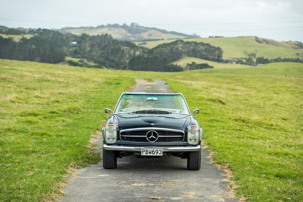 Mercedes-Benz 230 SL Pagoda front view