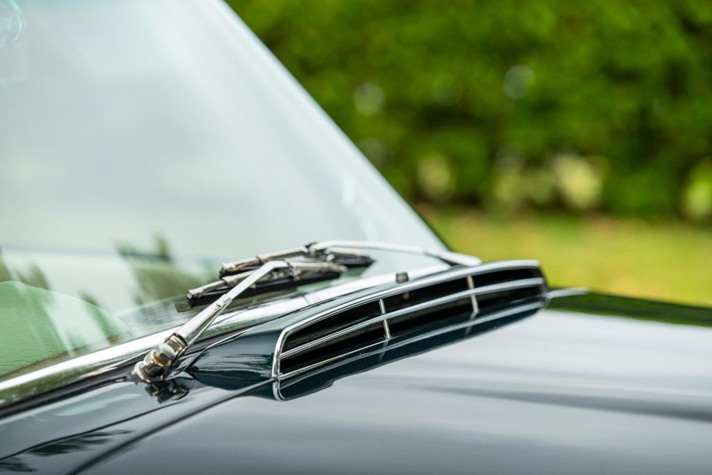 Front air vent of the Mercedes-Benz 230 SL Pagoda