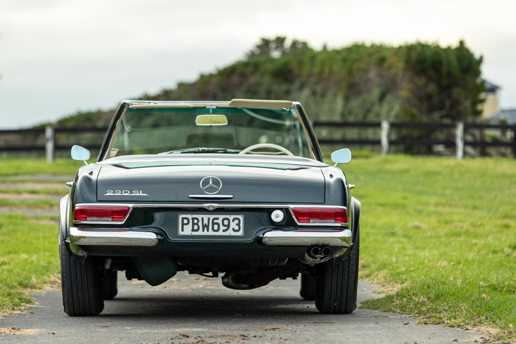 Rear profile of the Mercedes-Benz 230 SL Pagoda