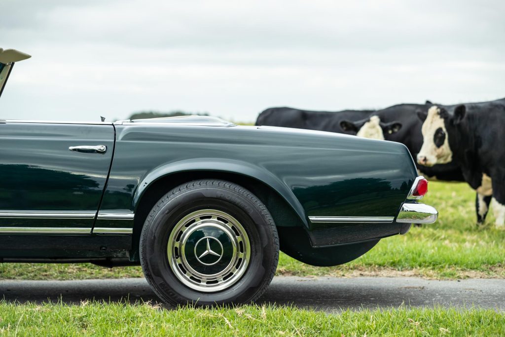 Mercedes-Benz 230 SL Pagoda rear quarter detail