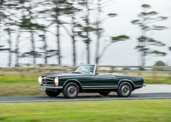 Mercedes 230 SL Pagoda, panning shot shown from the front quarter