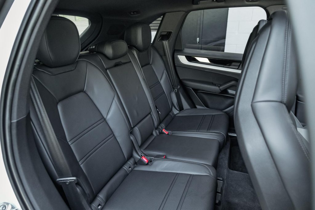 Rear seats in the Porsche Cayenne E-Hybrid
