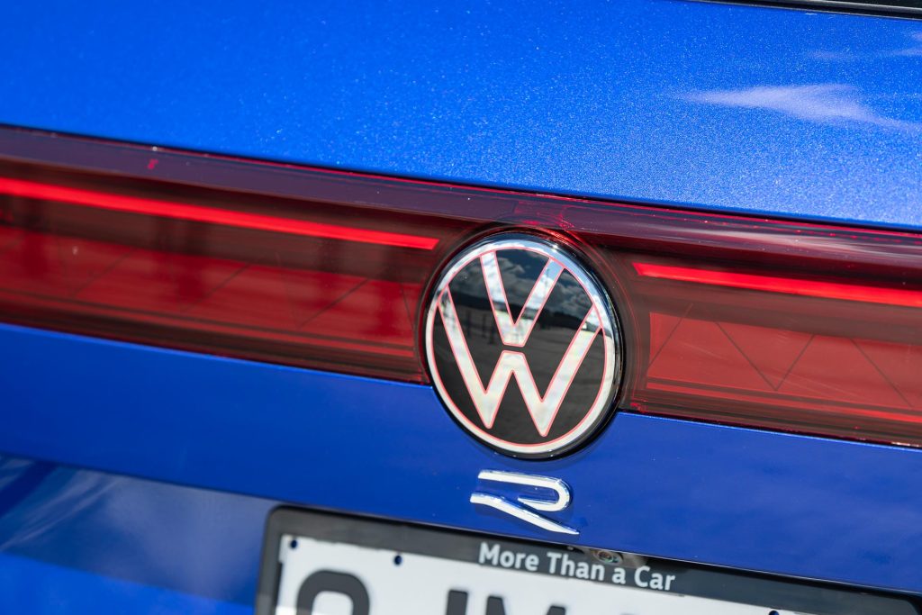 Rear badge on the Volkswagen Touareg R PHEV