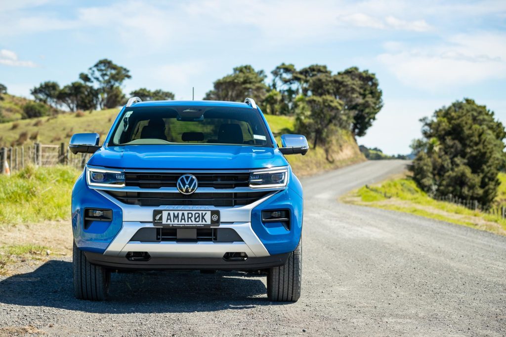 Front profile of the 2024 Volkswagen Amarok Aventura