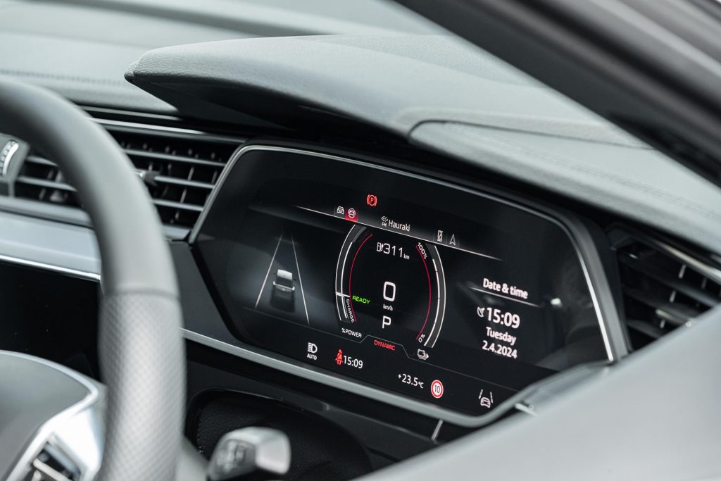 Audi SQ8 e-tron Sportback drivers display screen