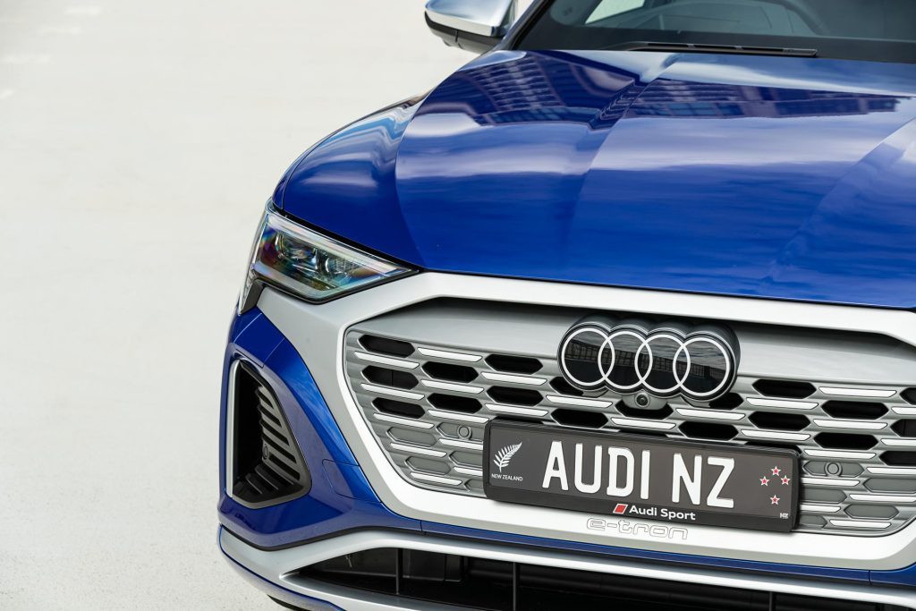 Front grille of the Audi SQ8 e-tron Sportback