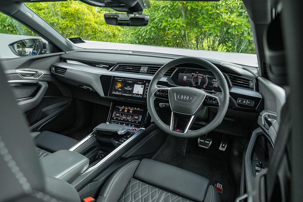 Audi SQ8 e-tron Sportback front interior wide shot