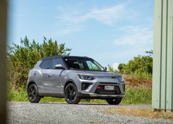 Ssangyong-Tivoli-Turbo in silver, front quarter shot