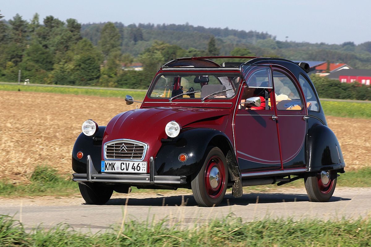 A beautiful colour for this immaculate 2CV.
