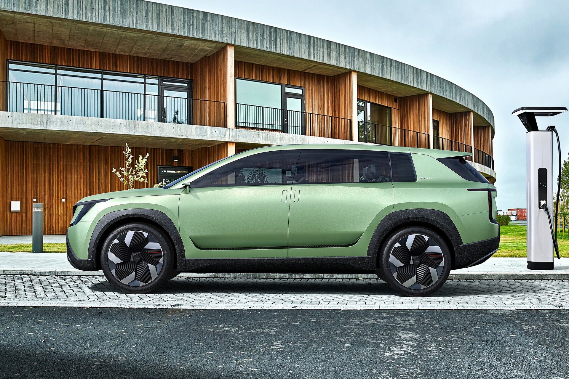 This is the Vision 7S concept upon which the new Skoda range topper is based.