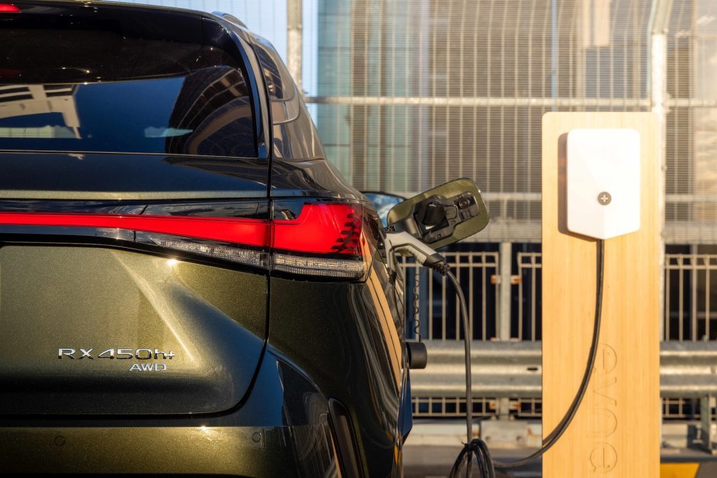 Lexus RX450+