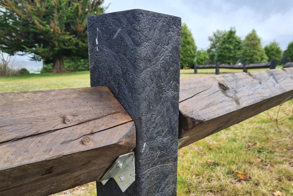 And another form of the plastic post.