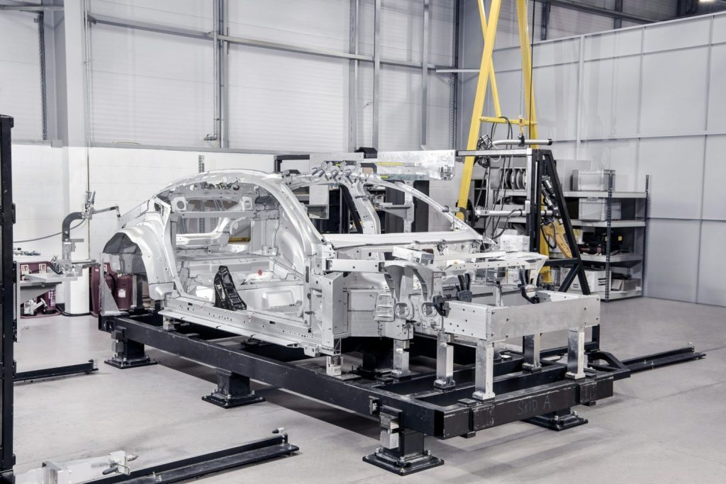 The underlying architecture consists of bonded aluminium.