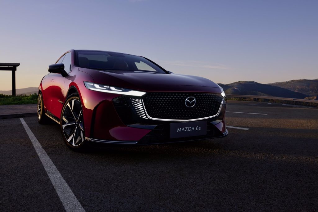 Lots of light and a stylish fascia for Mazda6e.