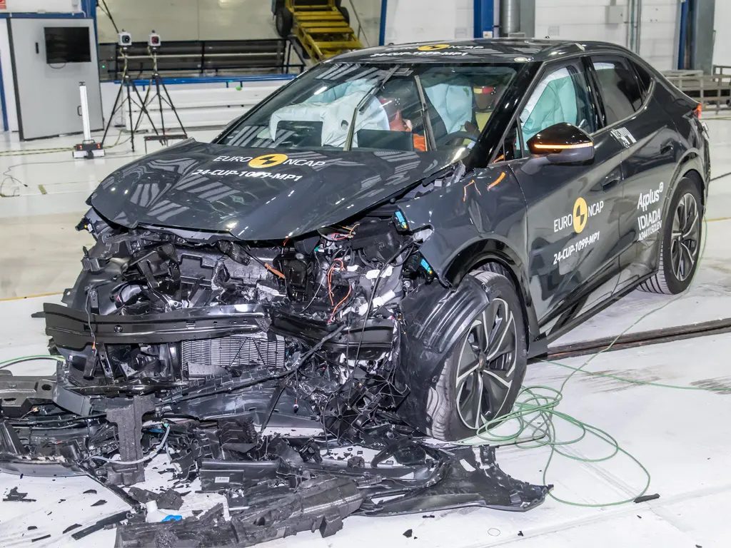 Hm, we're thinking this might be an insurance write off.