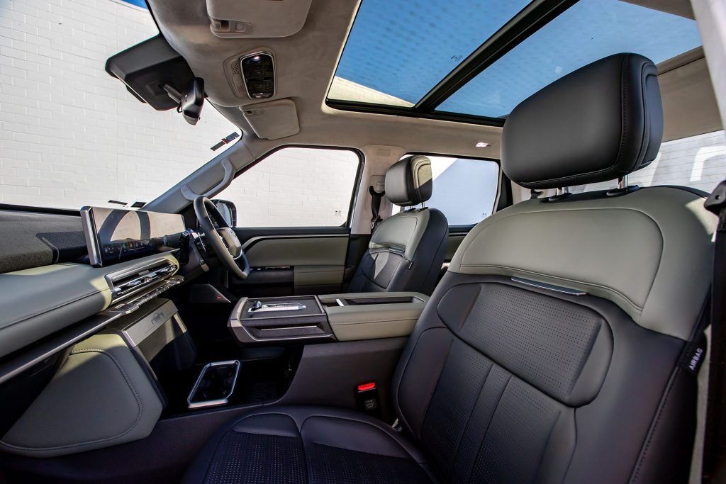 Flash interior includes sunroof for Terron 9.