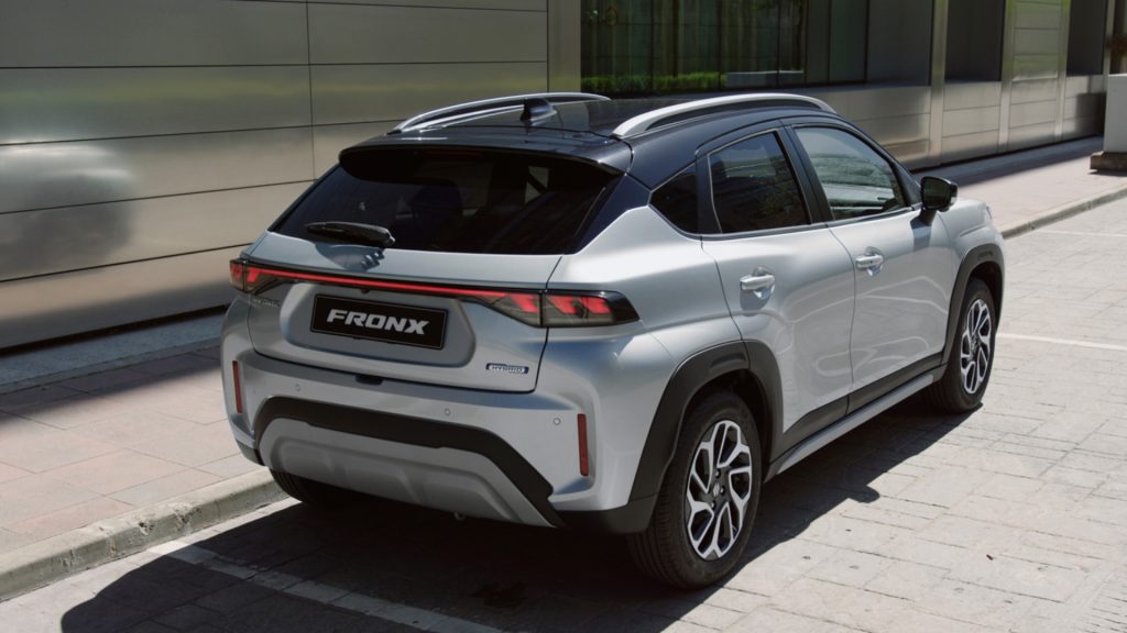 Coupe-styling with two-tone paint for new Suzuki compact SUV, Fronx.