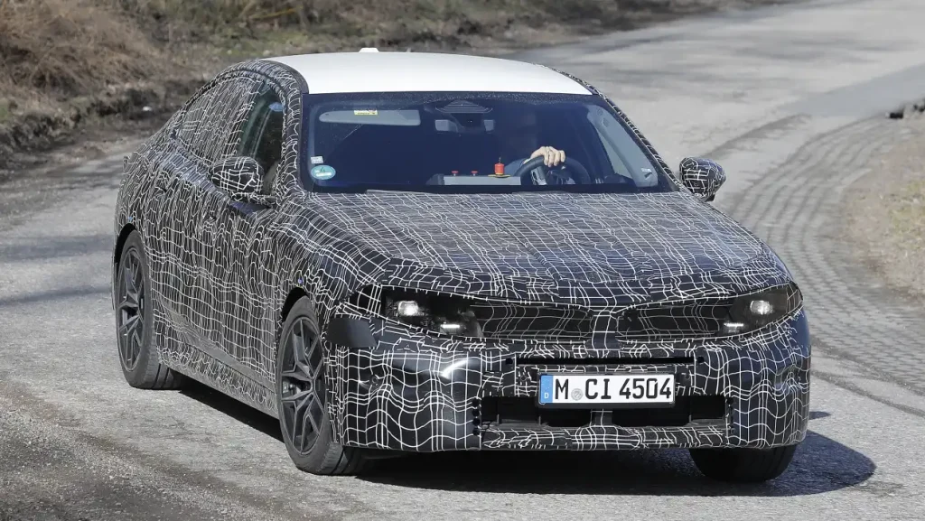 Regular 5 Series has lesser wheels and a white roof. It's a CF item for the M5.