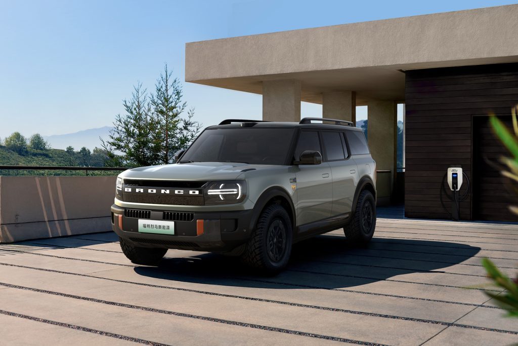 This Bronco is literally in no way similar to the body-on-frame example made in the US.