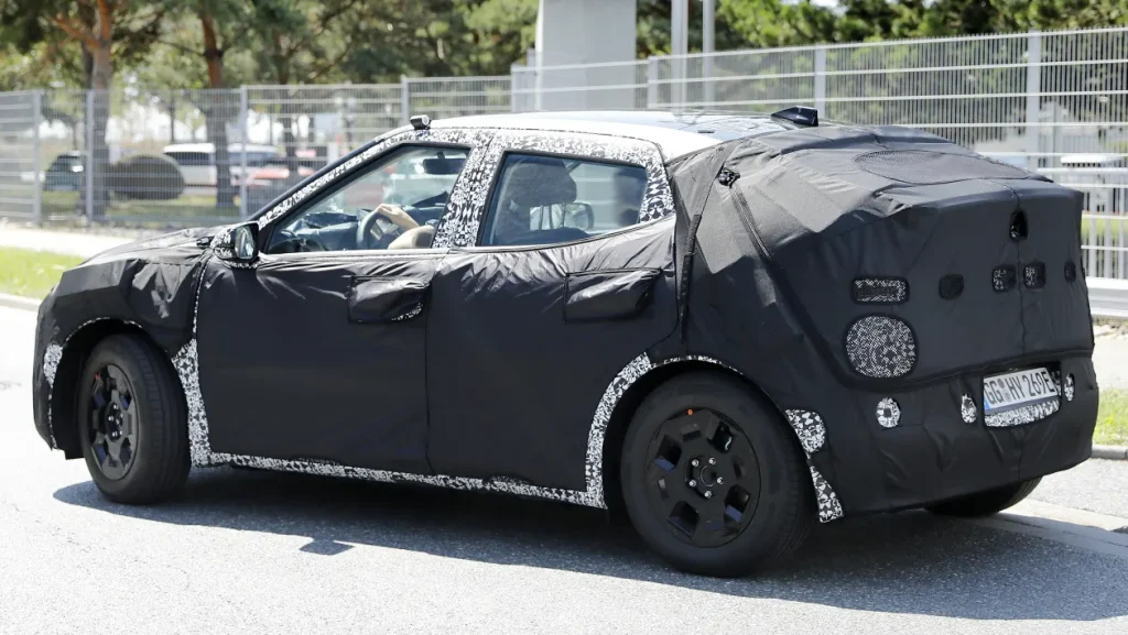 Full camo covering for Ioniq 2 in this image.