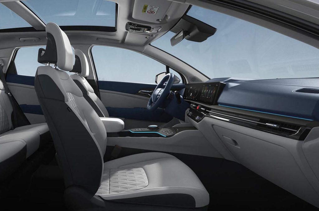 New Sportage has a tidy, well thought out interior with good quality components. 