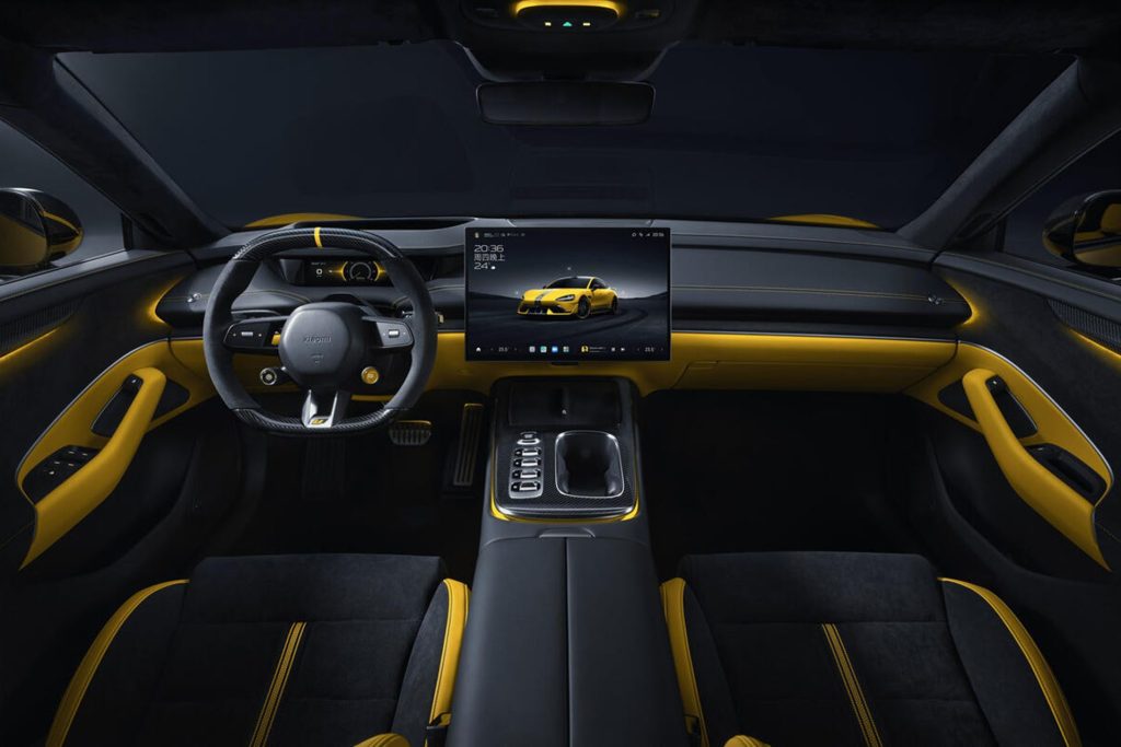 Relatively minimalist interior for the SU7 Ultra.