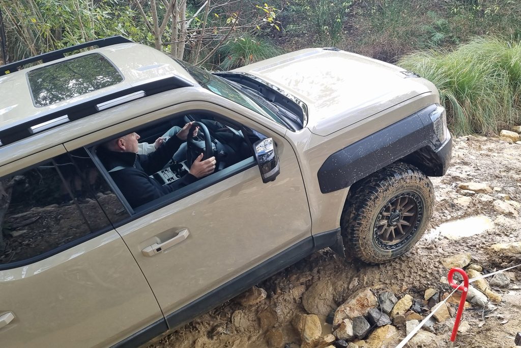 Kia Tasman rock crawling
