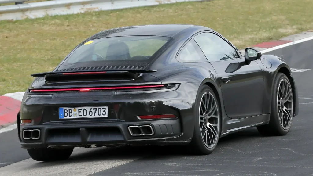 This is the coupe form of the refreshed 911 out testing.