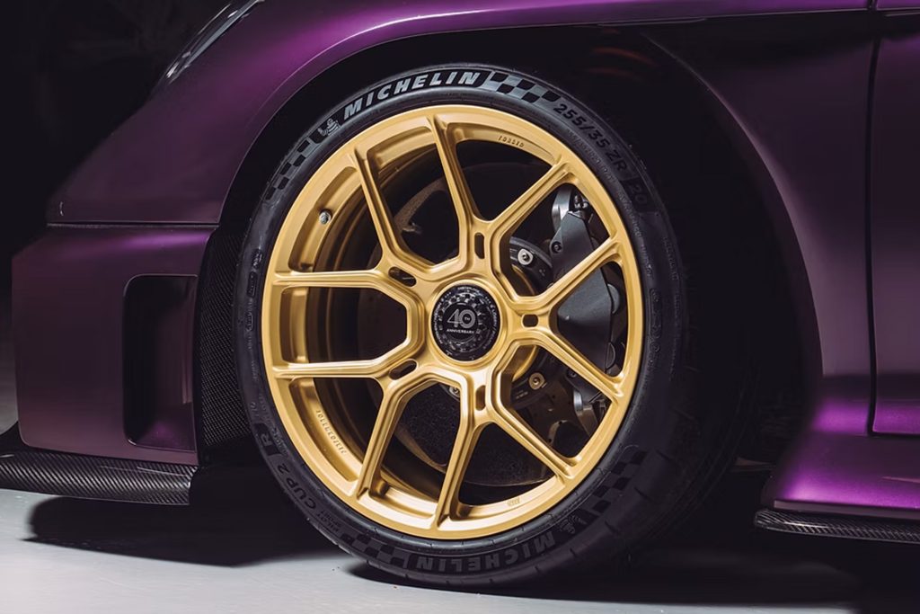 A close up of the gold wheel detail.