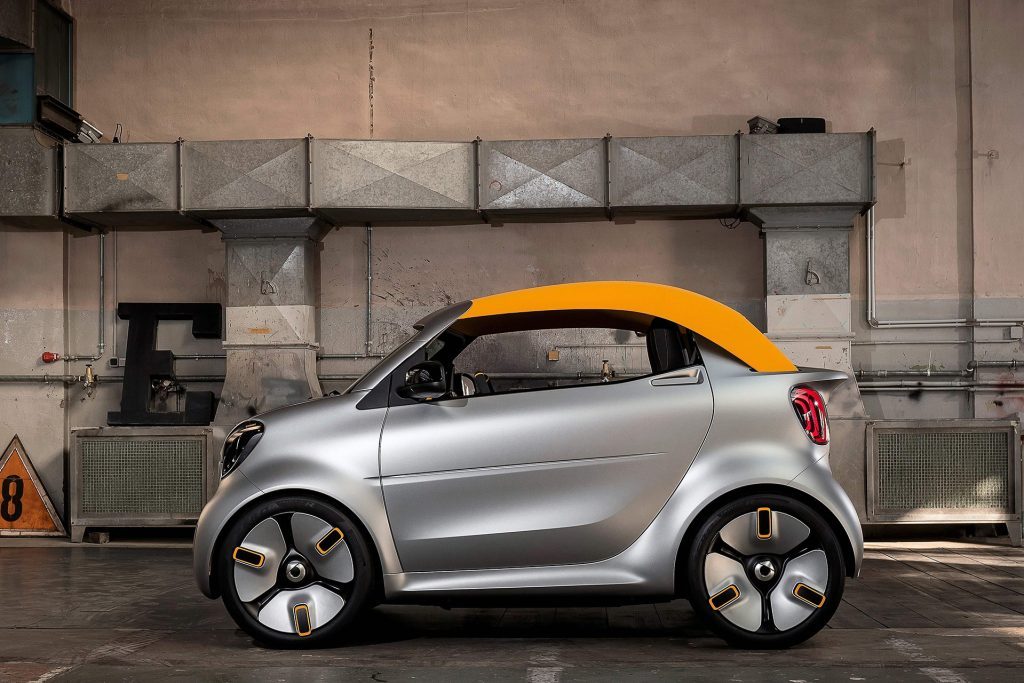 The concept in profile. Now those are big wheels on a tiny car.
