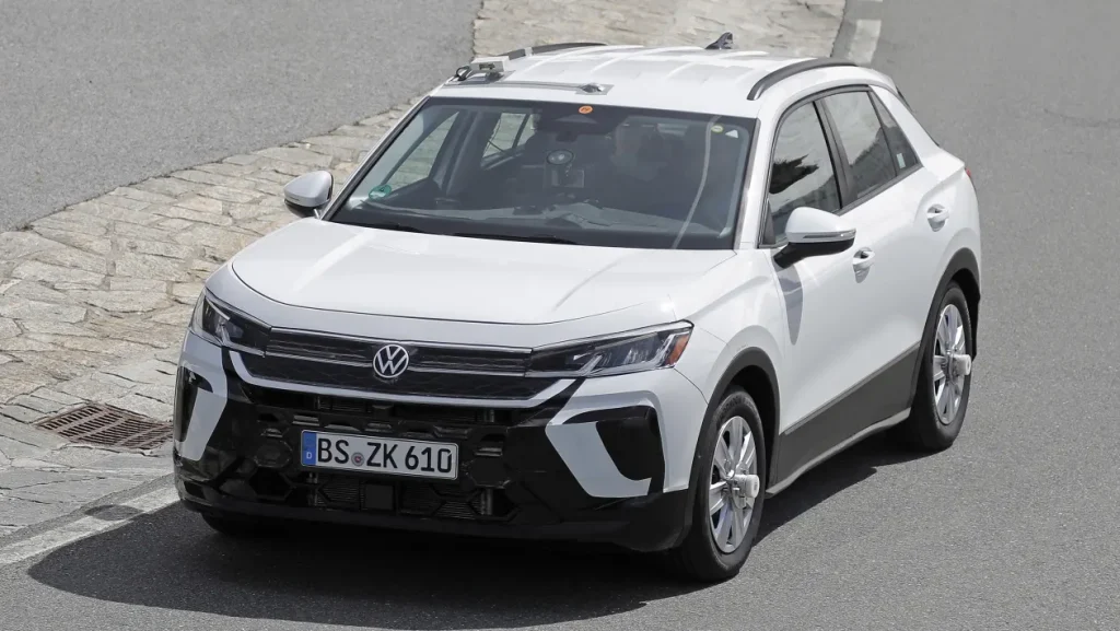 Front end adopts the new family look as seen in the incoming Tayron.