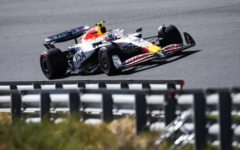 Lawson came in twelfth after a coming together with Carlos Seinz.