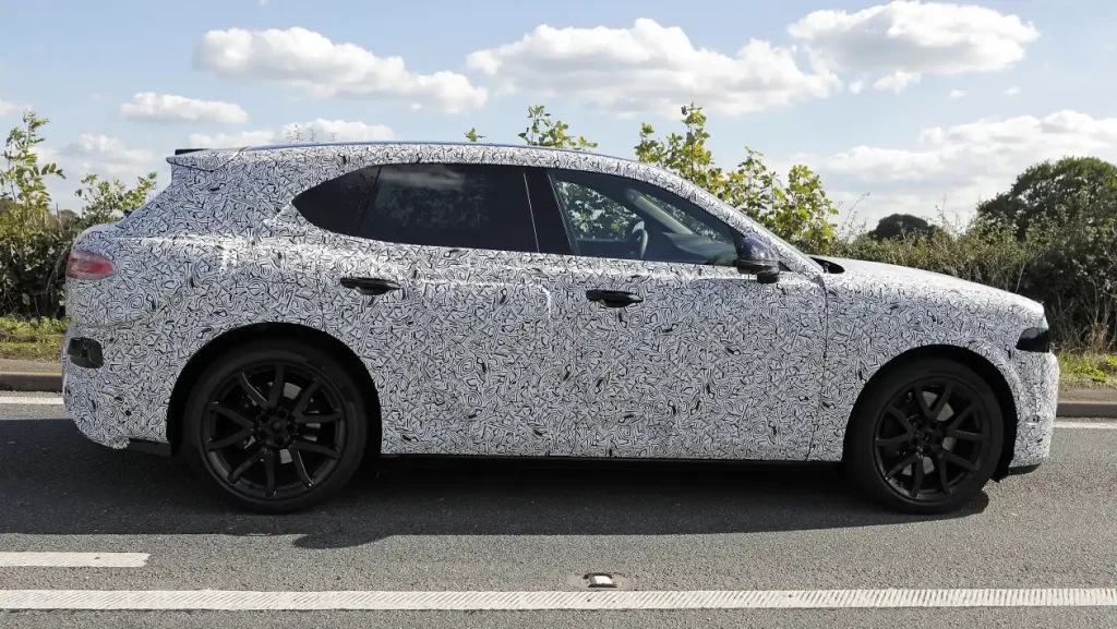 Relatively conventional styling here with short front overhang, and no real droop in the roofline.